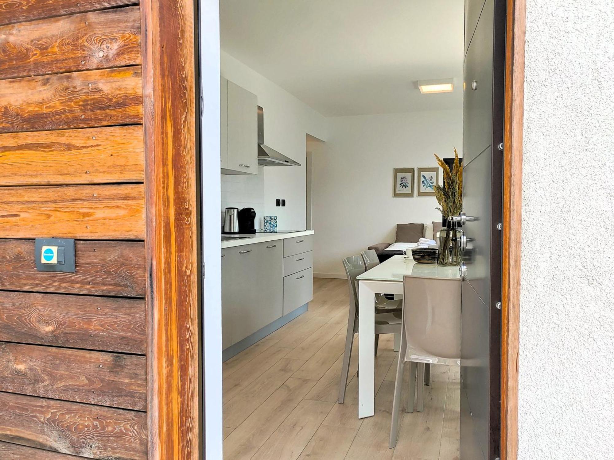 Dascio Emotion Ferienwohnung Mit Terrasse Am See Bagian luar foto