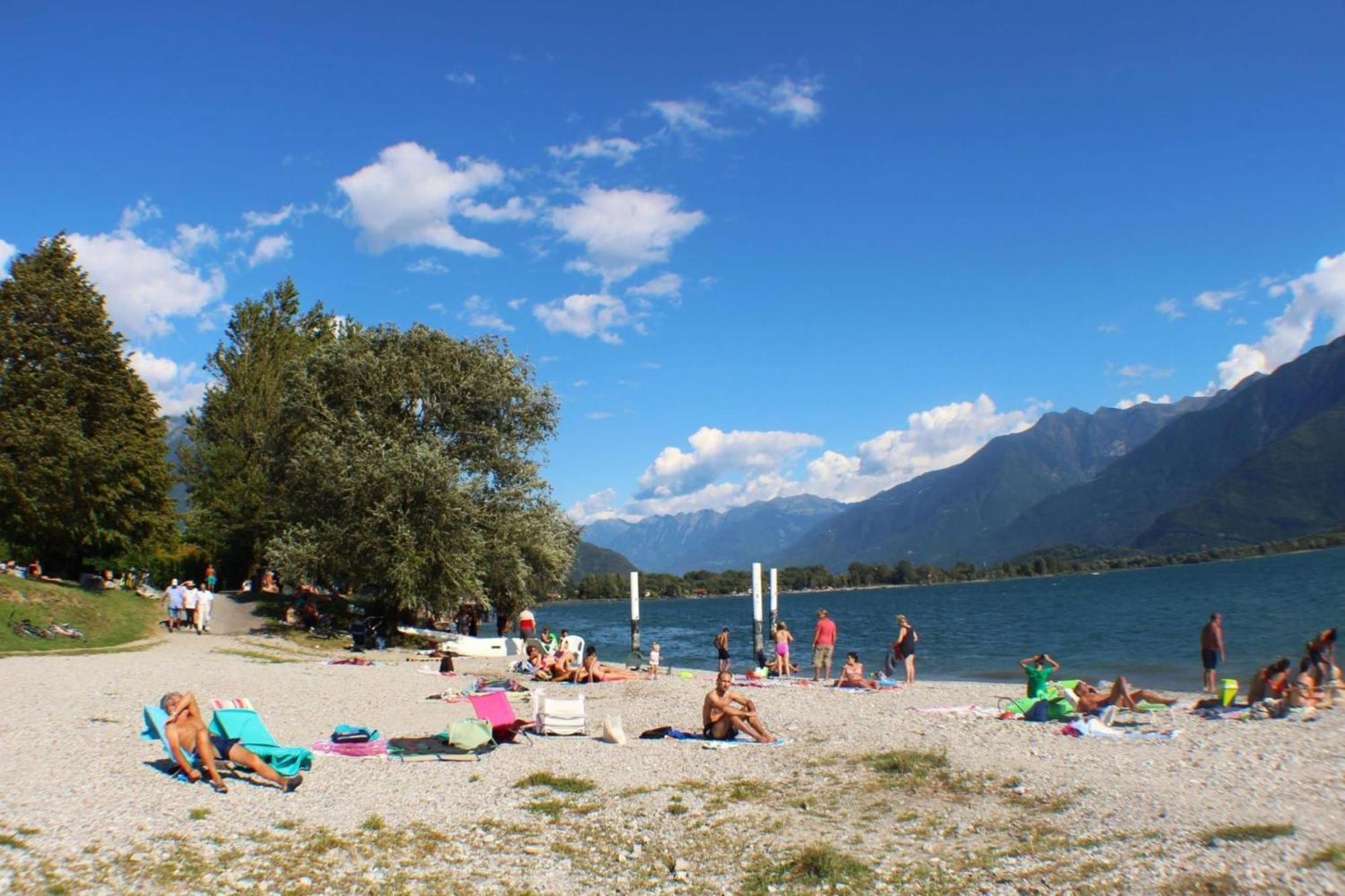 Dascio Emotion Ferienwohnung Mit Terrasse Am See Bagian luar foto