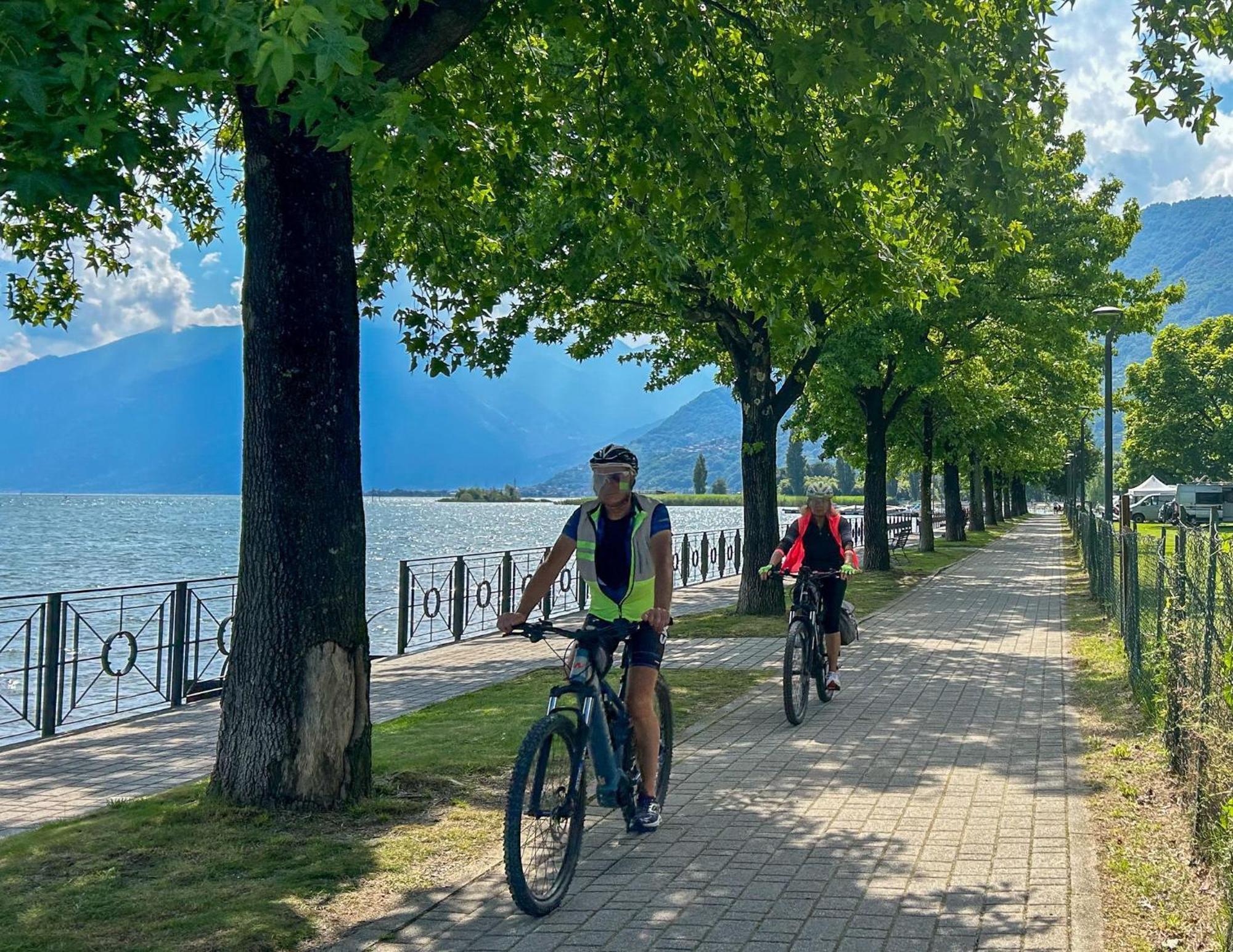 Dascio Emotion Ferienwohnung Mit Terrasse Am See Bagian luar foto